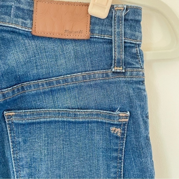 Women’s Madewell curvy high-rise skinny jeans - Picture 4 of 5